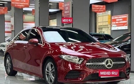 Mercedes-Benz A-Класс, 2022 год, 1 610 000 рублей, 3 фотография