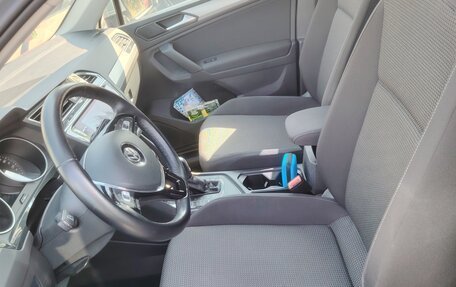 Volkswagen Tiguan II, 2020 год, 2 100 000 рублей, 17 фотография