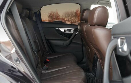 Infiniti FX II, 2010 год, 1 950 000 рублей, 21 фотография