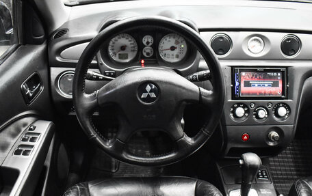 Mitsubishi Outlander III рестайлинг 3, 2004 год, 750 000 рублей, 13 фотография