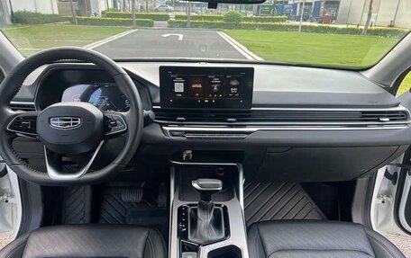 Geely Emgrand, 2022 год, 1 085 000 рублей, 5 фотография