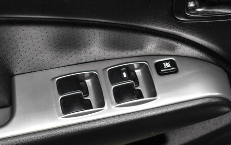 Mitsubishi Outlander III рестайлинг 3, 2004 год, 750 000 рублей, 14 фотография