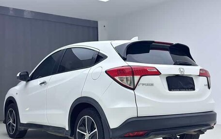Honda Vezel, 2021 год, 1 610 000 рублей, 5 фотография