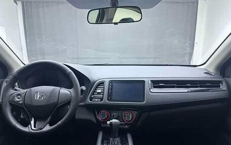 Honda Vezel, 2021 год, 1 610 000 рублей, 14 фотография