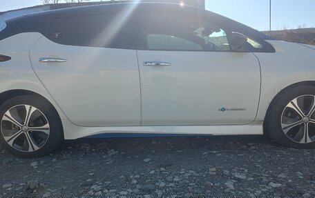 Nissan Leaf II, 2018 год, 1 850 000 рублей, 13 фотография