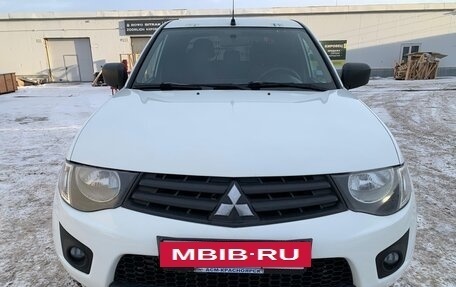 Mitsubishi L200 IV рестайлинг, 2015 год, 1 190 000 рублей, 7 фотография