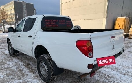 Mitsubishi L200 IV рестайлинг, 2015 год, 1 190 000 рублей, 4 фотография