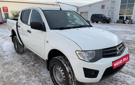 Mitsubishi L200 IV рестайлинг, 2015 год, 1 190 000 рублей, 8 фотография