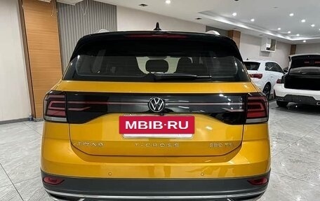 Volkswagen T-Cross I, 2022 год, 1 784 000 рублей, 5 фотография