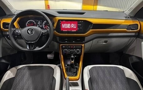 Volkswagen T-Cross I, 2022 год, 1 784 000 рублей, 8 фотография