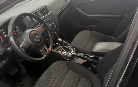 Volkswagen Jetta VI, 2013 год, 950 000 рублей, 4 фотография