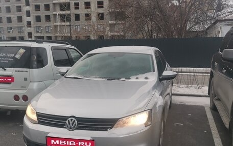Volkswagen Jetta VI, 2013 год, 950 000 рублей, 2 фотография