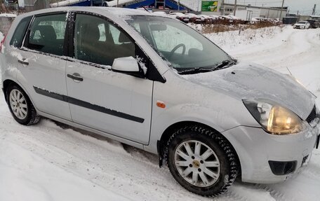 Ford Fiesta, 2008 год, 285 000 рублей, 2 фотография
