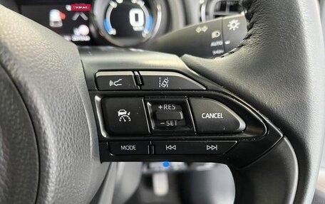 Toyota Yaris, 2022 год, 1 100 000 рублей, 9 фотография