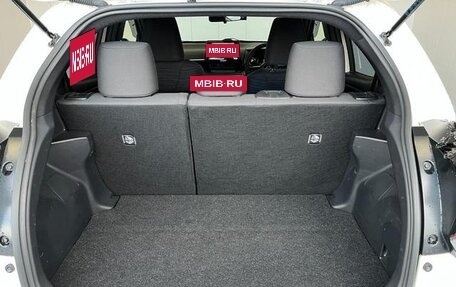 Toyota Yaris, 2022 год, 1 100 000 рублей, 14 фотография