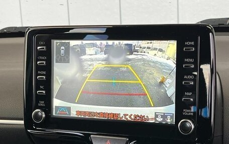 Toyota Yaris, 2022 год, 1 100 000 рублей, 23 фотография