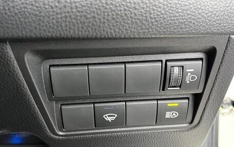 Toyota Yaris, 2022 год, 1 100 000 рублей, 22 фотография