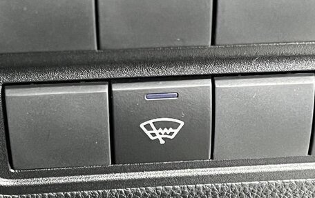 Toyota Yaris, 2022 год, 1 100 000 рублей, 27 фотография