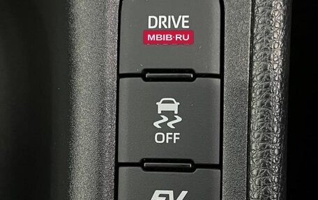 Toyota Yaris, 2022 год, 1 100 000 рублей, 37 фотография