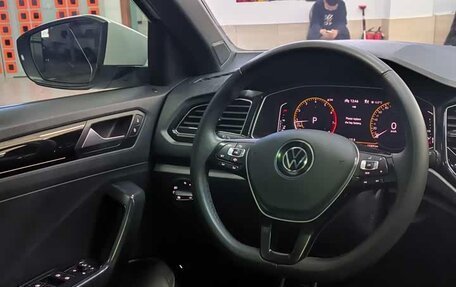 Volkswagen T-Roc I, 2021 год, 2 620 010 рублей, 25 фотография