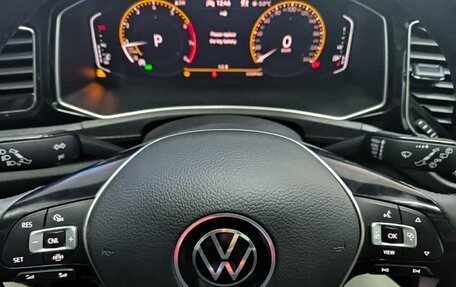 Volkswagen T-Roc I, 2021 год, 2 620 010 рублей, 11 фотография