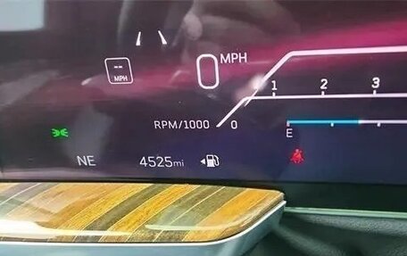 Cadillac Escalade V, 2025 год, 20 500 000 рублей, 30 фотография