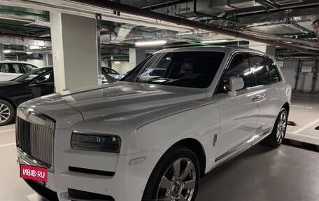 Rolls-Royce Cullinan, 2019 год, 33 000 000 рублей, 2 фотография