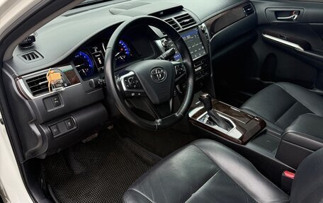 Toyota Camry, 2017 год, 2 450 000 рублей, 11 фотография