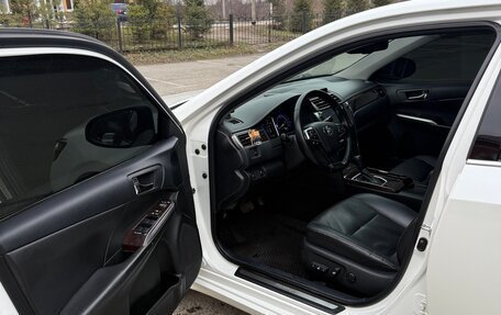 Toyota Camry, 2017 год, 2 450 000 рублей, 10 фотография