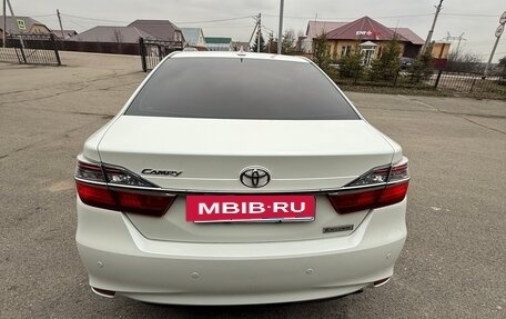 Toyota Camry, 2017 год, 2 450 000 рублей, 8 фотография