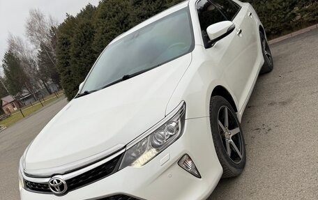 Toyota Camry, 2017 год, 2 450 000 рублей, 2 фотография