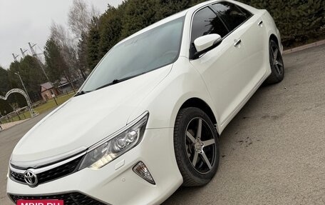 Toyota Camry, 2017 год, 2 450 000 рублей, 4 фотография