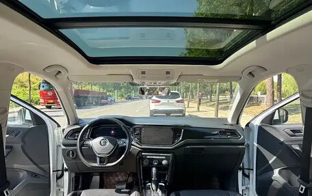 Volkswagen T-Roc I, 2022 год, 1 335 000 рублей, 7 фотография