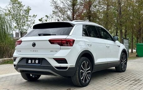 Volkswagen T-Roc I, 2022 год, 1 335 000 рублей, 6 фотография
