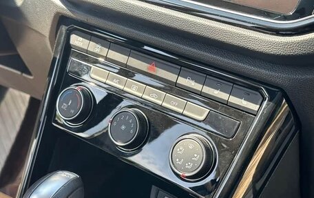 Volkswagen T-Roc I, 2022 год, 1 335 000 рублей, 12 фотография