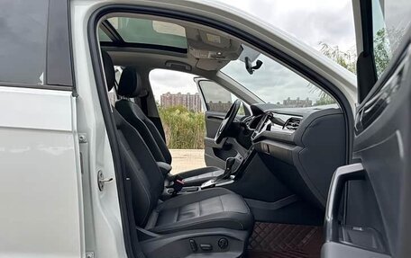 Volkswagen T-Roc I, 2022 год, 1 335 000 рублей, 14 фотография