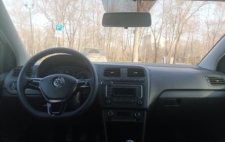 Volkswagen Polo VI (EU Market), 2017 год, 900 000 рублей, 10 фотография