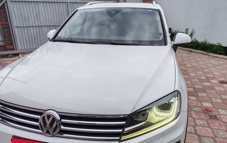 Volkswagen Touareg III, 2016 год, 2 750 000 рублей, 2 фотография