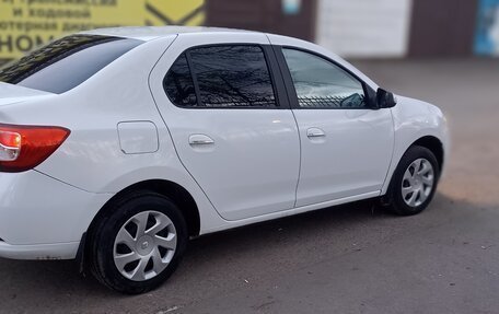 Renault Logan II, 2015 год, 510 000 рублей, 2 фотография