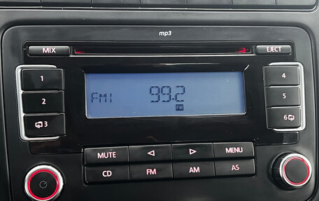 Volkswagen Polo VI (EU Market), 2011 год, 700 000 рублей, 16 фотография