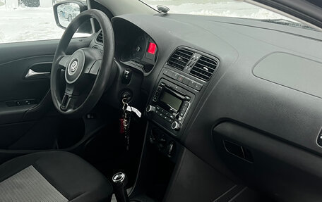 Volkswagen Polo VI (EU Market), 2011 год, 700 000 рублей, 14 фотография