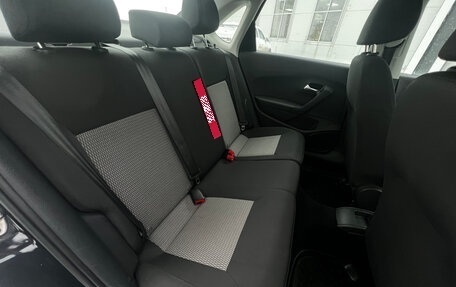 Volkswagen Polo VI (EU Market), 2011 год, 700 000 рублей, 12 фотография