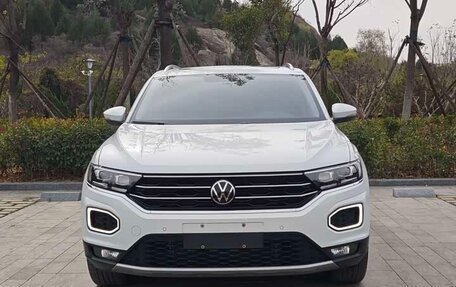 Volkswagen T-Roc I, 2022 год, 1 460 000 рублей, 2 фотография