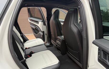 Porsche Cayenne III, 2025 год, 18 000 000 рублей, 25 фотография