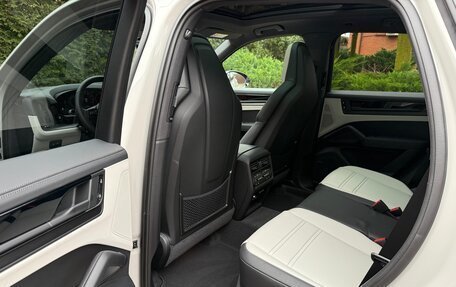 Porsche Cayenne III, 2025 год, 18 000 000 рублей, 20 фотография