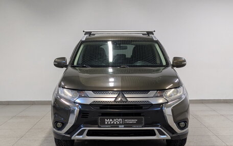 Mitsubishi Outlander III рестайлинг 3, 2019 год, 1 995 000 рублей, 2 фотография