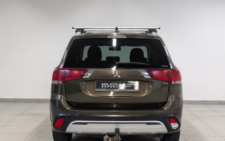 Mitsubishi Outlander III рестайлинг 3, 2019 год, 1 995 000 рублей, 6 фотография