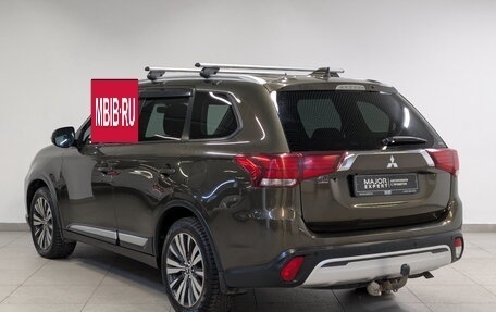 Mitsubishi Outlander III рестайлинг 3, 2019 год, 1 995 000 рублей, 7 фотография