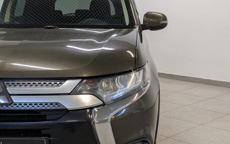 Mitsubishi Outlander III рестайлинг 3, 2019 год, 1 995 000 рублей, 17 фотография