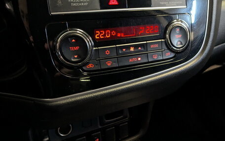 Mitsubishi Outlander III рестайлинг 3, 2019 год, 1 995 000 рублей, 27 фотография